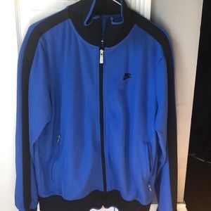 MENS MEDIUM NIKE ZIP UP